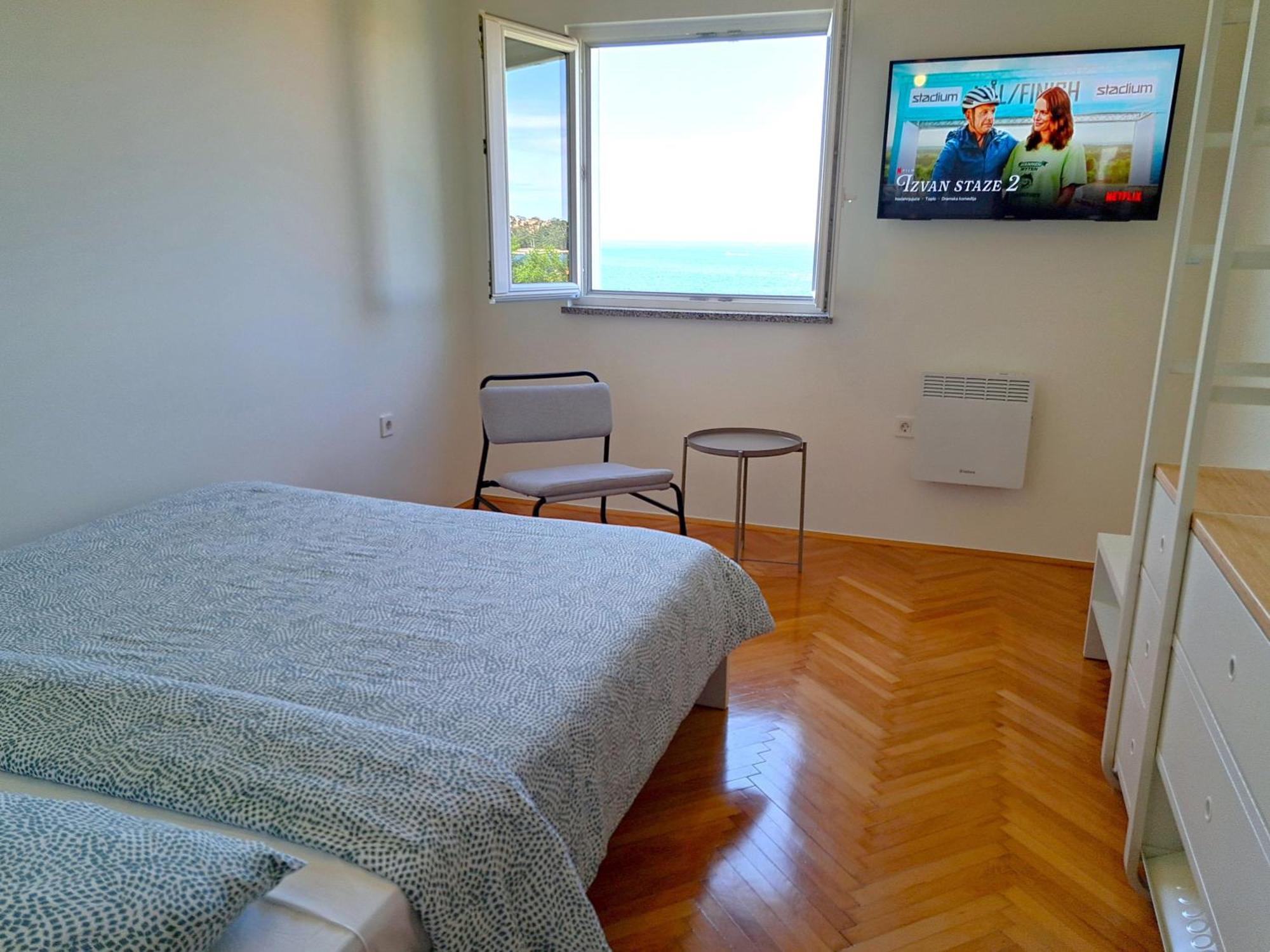 Apartment With A View Ровин Екстериор снимка