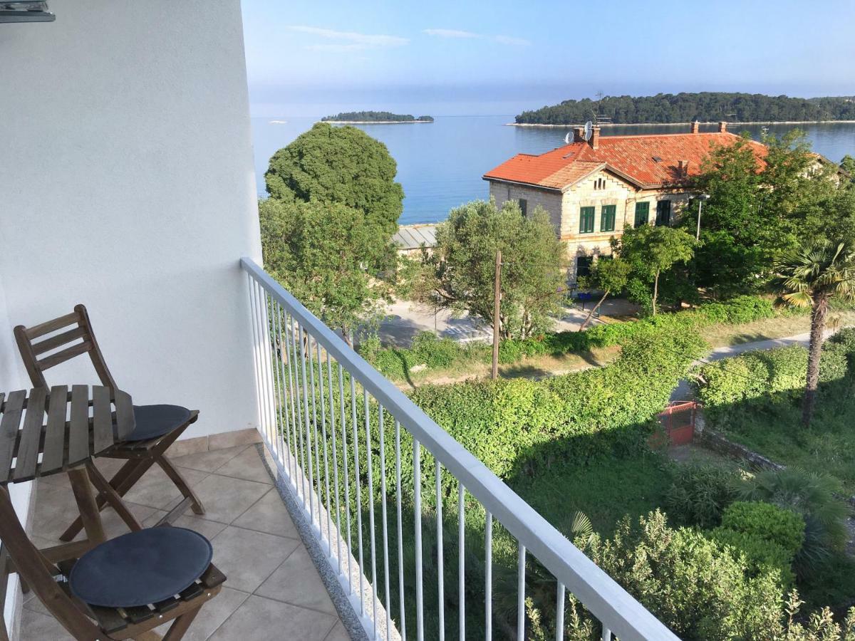 Apartment With A View Ровин Екстериор снимка